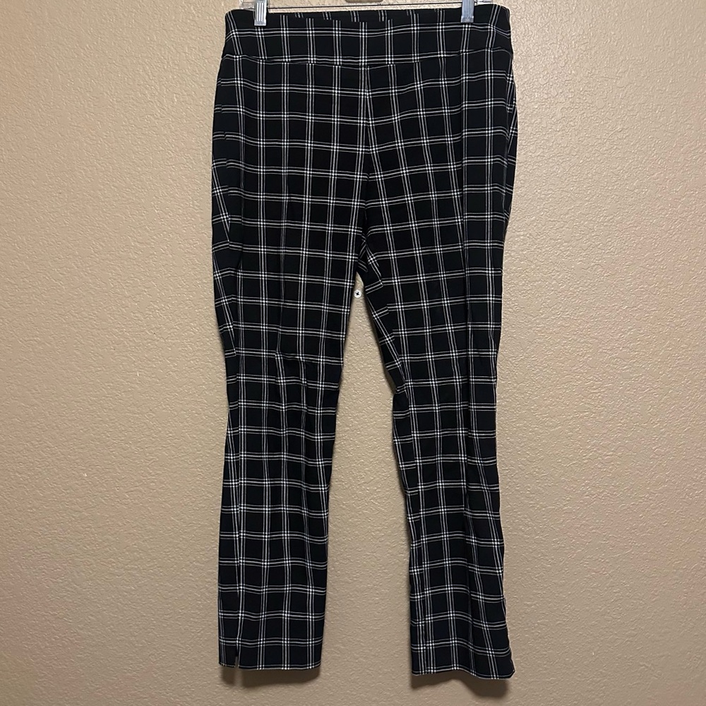 Counterparts Size 10 Grey Plaid Pull On black and white Stretch Pants
